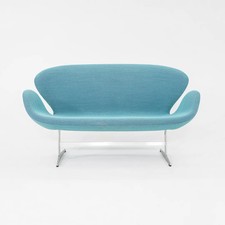 2018 Arne Jacobsen  for Fritz Hansen Swan Sofa in Steelcut Trio Turquoise Fabric