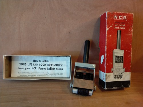 Tampon encreur dateur - encreur, ancien