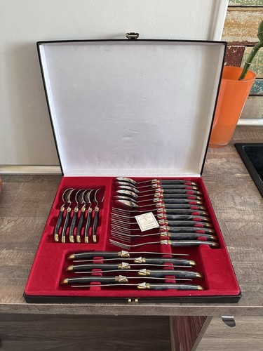 Laguiole ménagère pièces - 24,