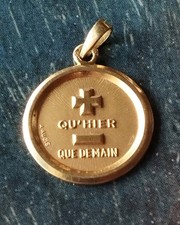 Augis Médaille D'amour 4,20 Grammes Or 18k Plus Qu'hier Moins Que Demain 