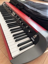 Clavier de piano de scène