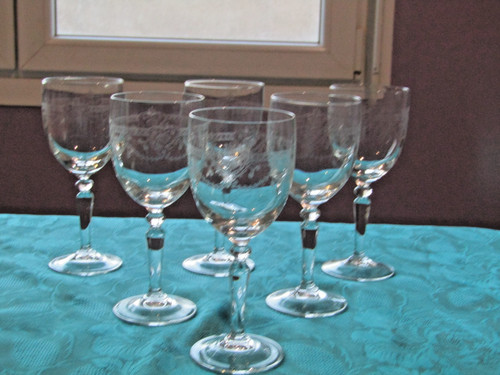 Verres vin blanc en - a,
