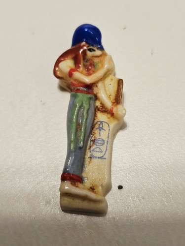 Figurine ancienne femme debout