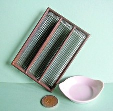 DOLL DINNER COVERED RANGE 11CM + SMALL PORCELAIN DISH 6CM