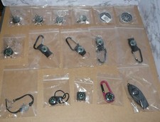 LOT OF 13 COMPASS KEY HOLDERS +1 BRACELET + 2 SMALL COMPASSES.