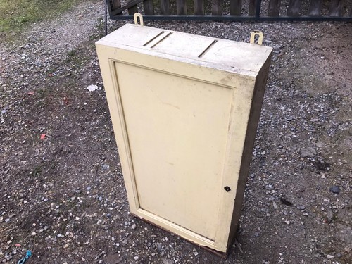 Ancienne petite armoire - , en