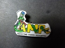 pin's student faluche faluchard MEDICINE paris Descartes