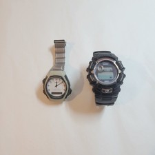 Lot de 2 montres CASIO –