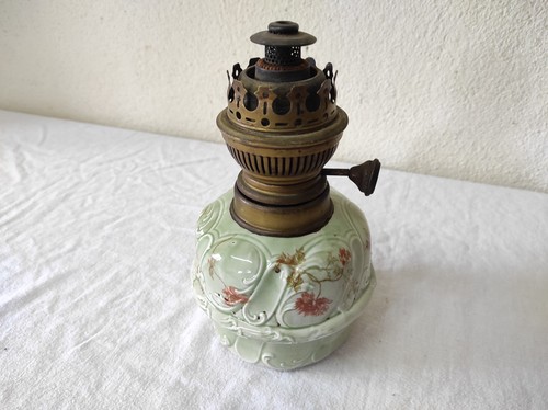 Ancienne lampe pétrole - ancienne, à