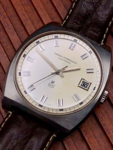 Girard perregaux date - perregaux, cal