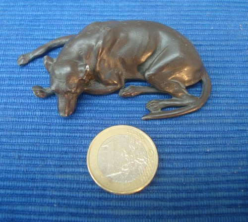 Identifier figurine chien - a,