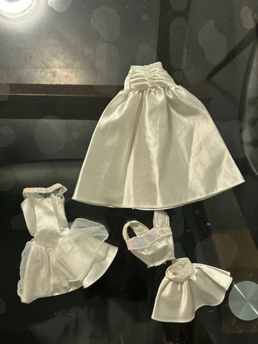 Lot vêtements barbie - lot,