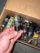 Vieilles lampes radio Vintage.