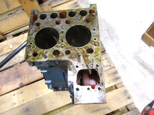 15221-01010 GENUINE OEM KUBOTA Z751 CRANKCASE ENGINE BLOCK L185 L175 15291-01010