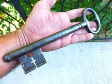 242mm, old large key, very large key around 1900, antique French key