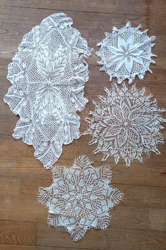 Lot napperons dentelle - de, 18