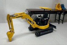Komatsu PC30MR