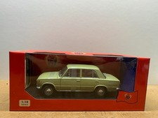 IST MODELS LADA 1200 1/18 EN BOITE gé B8