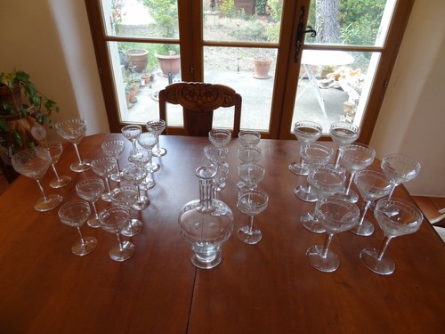 Verres une carafe - carafe, en