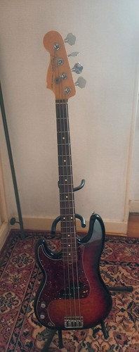 Basse fender precision 2012 - basse,