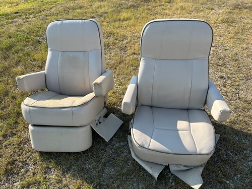 Winnebago captain chairs - rv, captain's