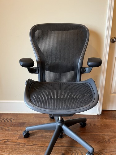 Herman miller aeron chair - herman, size