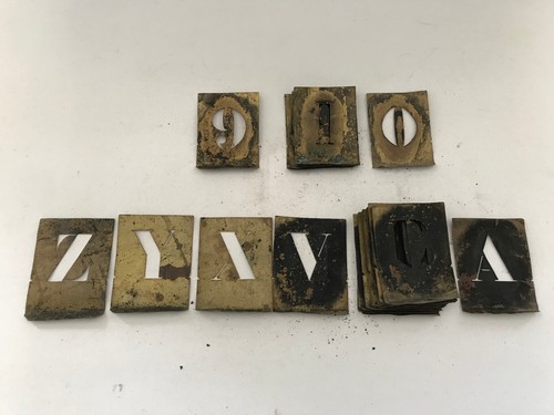 Anciens pochoirs alphabet - anciens,