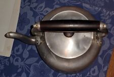 BOUILLOIRE ANCIENNE "TOURNUS" EN ALU,  18X24,5CM