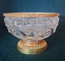 Petite Coupe Sur Pied Monture Bronze Doré Et Cristal Baccarat Moulé Signée