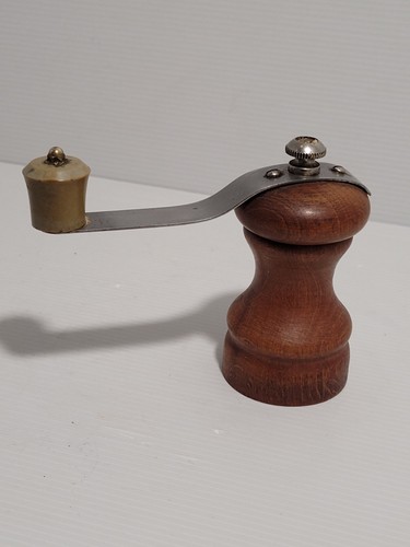 Moulin poivre bois ancien - a,