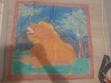 foulard , carre en soie 90 x