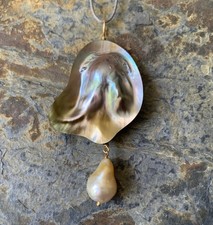 Pendentif en or 18 ct, 1 perle