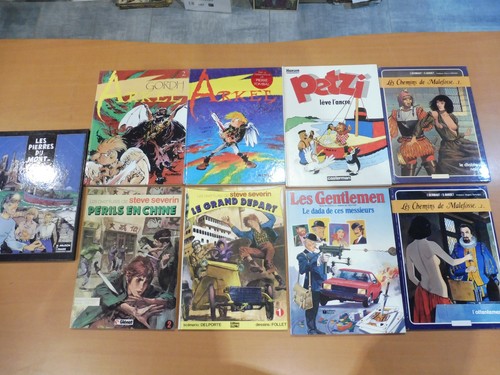 Lot cartonnee toute - ,