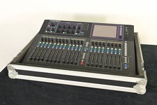 Allen & Heath GLD-80 Digital Audio Mixing Surface with Road Case CG01Q38