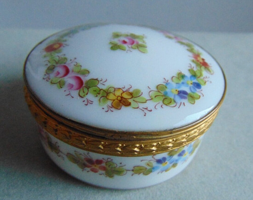 Ancienne petite boîte