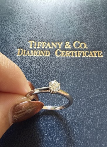 Tiffany round brilliant - round,