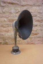 ANCIEN HAUT PARLEUR À