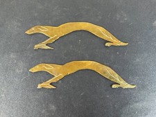 2 lévriers sculpture signée
