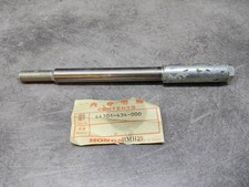 Axe de roue AV HONDA