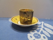 ancienne tasse en porcelaine