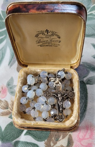 Ancien chapelet dans - sa, boite