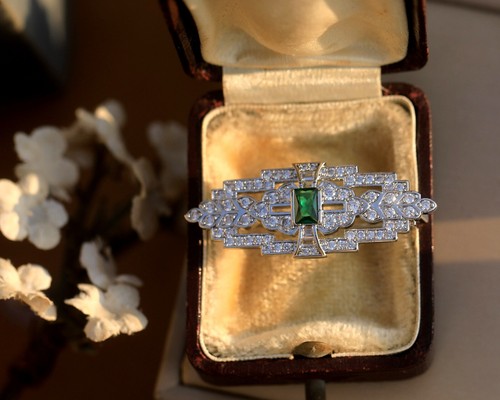 Petite broche argenté - petite,