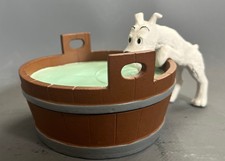 HERGE - FIGURINE MILOU BUVANT