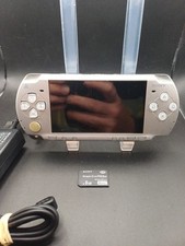 PSP 2004 Ice Silver + Chargeur