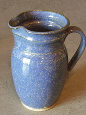 Pichet en céramique émaillé