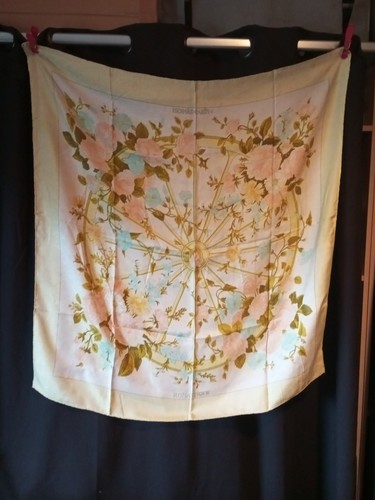 Foulard hermes modèle - hermes,