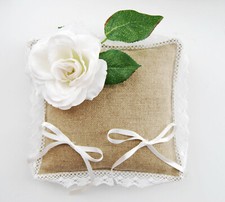Coussin porte alliances en lin et dentelle style shabby chic bohème chic