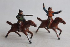 Vintage Lead Soldiers Cowboys on Horseback. (43074)