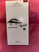 Hallmark Keepsake Ornament 2019 Ecto-1 Ghostbusters Magic Light Sound Ambulance