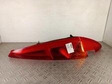 Feu arriere principal droit